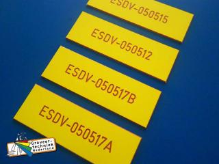 Plastic coderingsplaatjes graveren